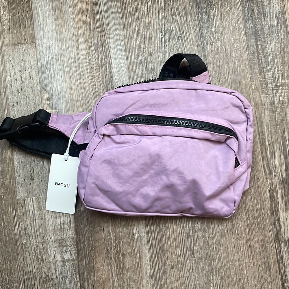 Baggu Medium Nylon fanny Bag, Lavendar
